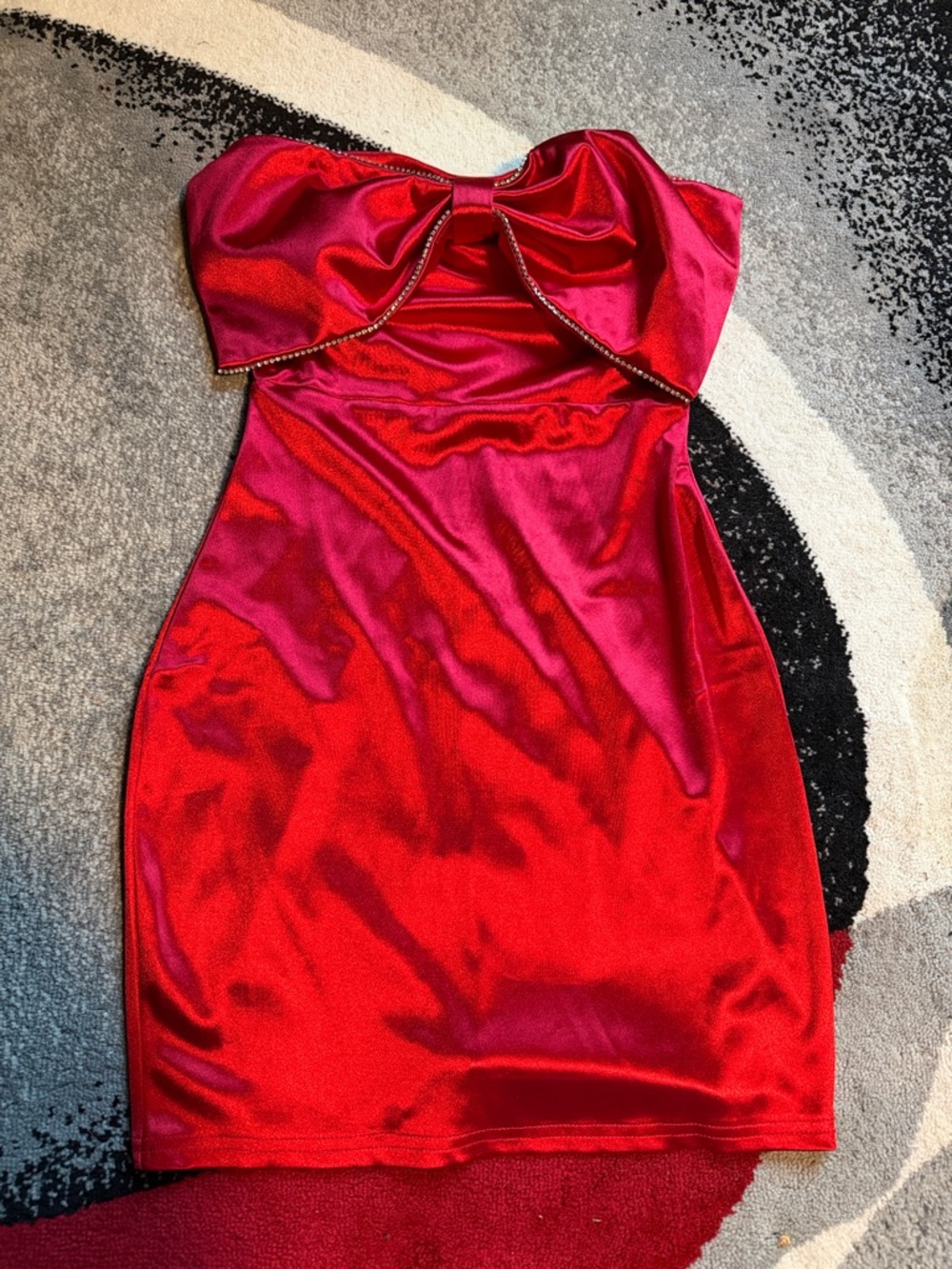 Windsor Red Strapless Satin Bow-Front Cocktail Dress